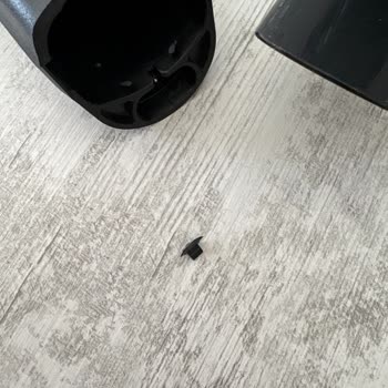 Philips 8000 Dikey Süpürge Parça Kırılma Sorunu Tekrarlıyor Ve Garanti Kapsamına Alınmıyor