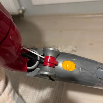 Dyson V15 Adaptörünün Garanti Altında Ücretli Satılması Müşteriyi Hayal Kırıklığına Sürükledi