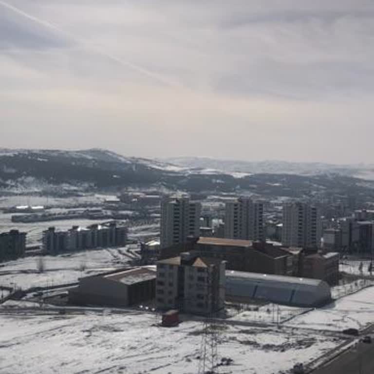 Ajet Firması Hava Durumu Nedeniyle İptal Bildirimiyle Çalışanı Mağdur Etti