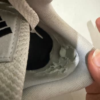FLO Ayakkabı Deforme Olan Adidas Ayakkabı Sadece Fotoğrafla İncelenip Değişim Talebi Reddedildi!