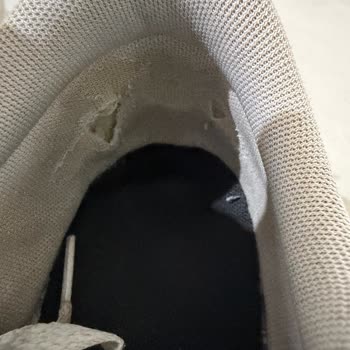 FLO Ayakkabı Deforme Olan Adidas Ayakkabı Sadece Fotoğrafla İncelenip Değişim Talebi Reddedildi!