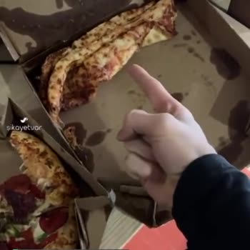 Domino's Pizza Pizzalar Çok Kötü Bir Halde Geldi