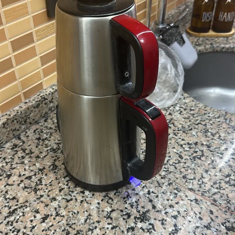 Karaca Hem Demlik Hem Su Kaynatıcı Kısmının Sapı Kırıldı