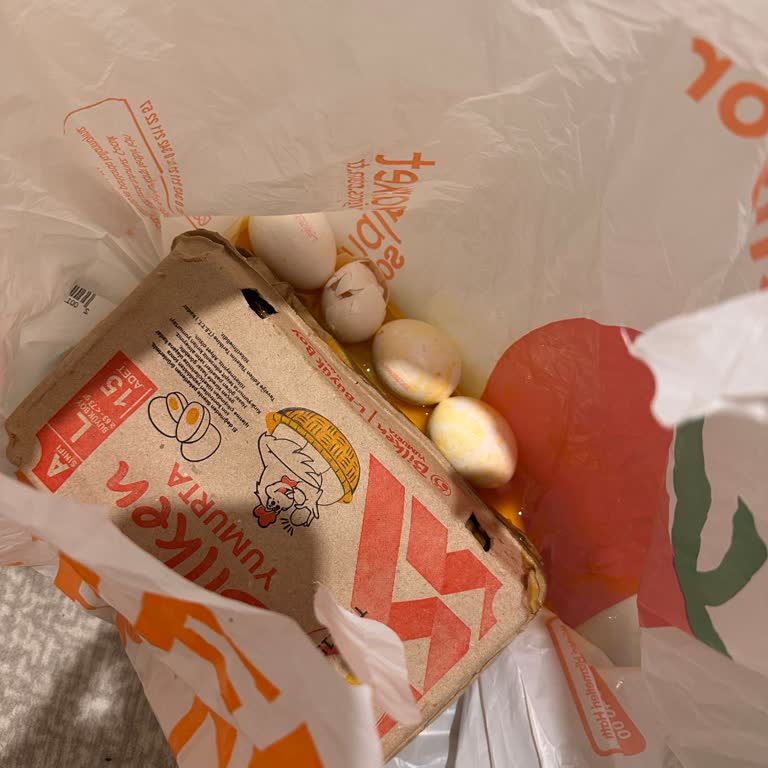 Kırık Yumurta Ve Cevapsız Müşteri Hizmetleri