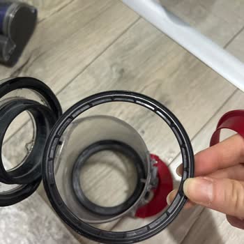 Dyson V12 Süpürge Haznesi Parçaları Uyum Sorunu Ve Hava Sızıntısı