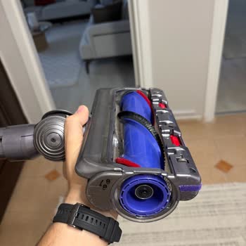 Dyson V15 Anti Tangle Kombu Başlığı Çıkarılamıyor Ve Değişim Talebi