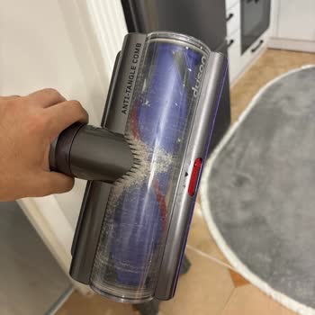 Dyson V15 Anti Tangle Kombu Başlığı Çıkarılamıyor Ve Değişim Talebi