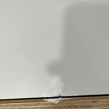 Vimle L Koltuğunda Çatlak Ve Yamalı Teslimat, Hızlı Ve Sorunsuz Değişim Talebi