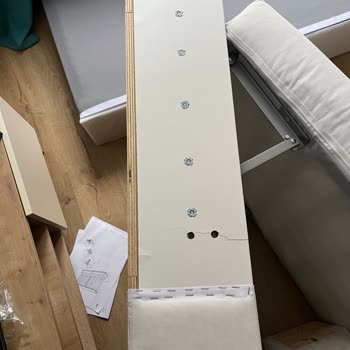 Vimle L Koltuğunda Çatlak Ve Yamalı Teslimat, Hızlı Ve Sorunsuz Değişim Talebi