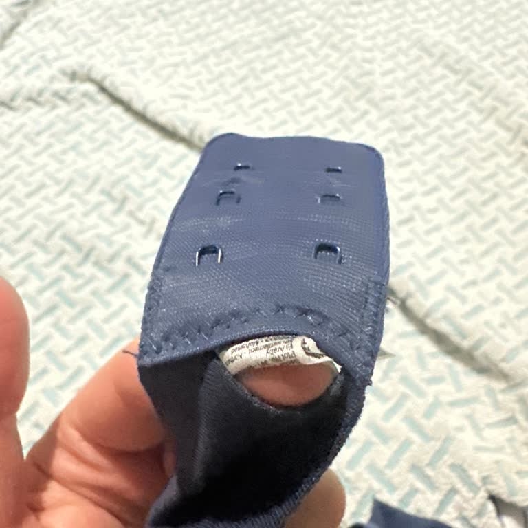 Mavi Sütyenin Dikişi 3 Gün İçinde Çöktü: Değişim Talebi