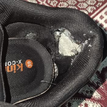 Üç Ayda Topuk Yırtılan FLO Ayakkabıya Garanti Reddi