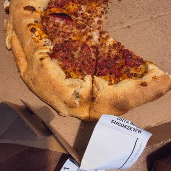 Domino's Şubesinde Pişmemiş Ve Küçük Pizzalar Güvenimizi Zedeledi