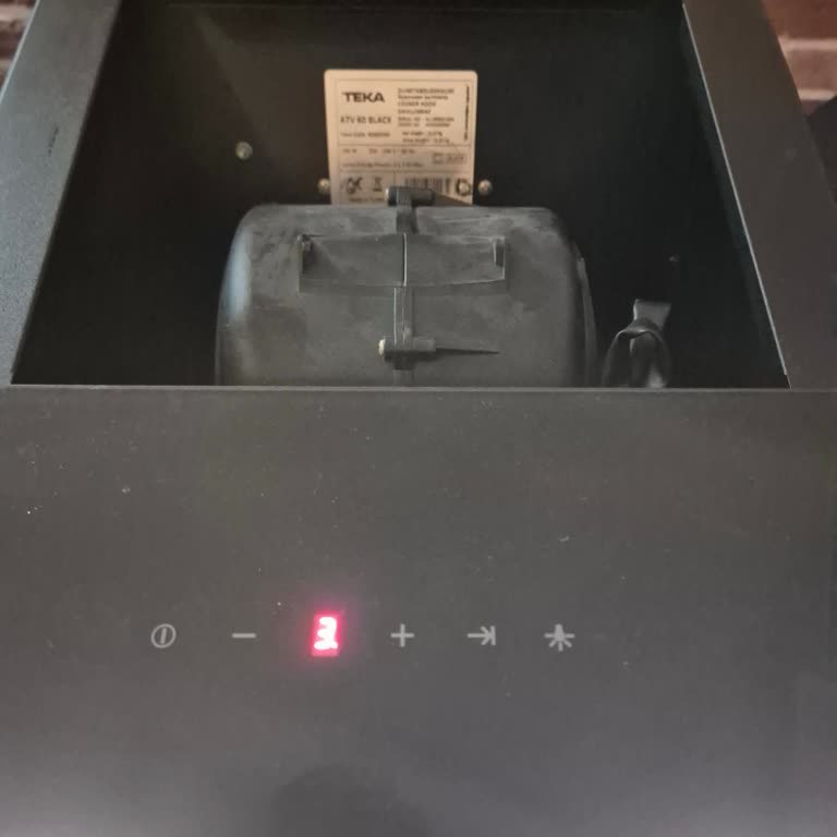 Yetkili Servisin İzin Almadan Anakartı Sökmesi Ve Haksız Ücret İddiası