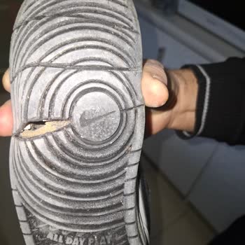 Nike Court Borough Low Recraft Ayakkabısının 4 Ay İçinde Tabası Yırtılması, Değişim Ve İade Talebi