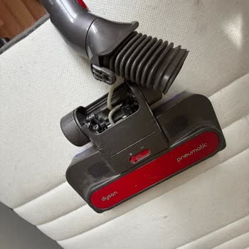 Dyson Animal Pro 2 Kablolu Süpürge Başlıklarındaki Kronik Kırılma Ücretsiz Olarak Çözülmeli