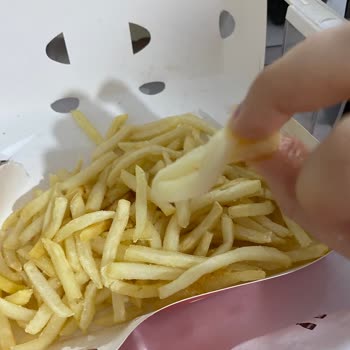 Çiğ Et Ve Metal Tel İçeren Patateslerle Hijyen Ve Kalite Şikayeti