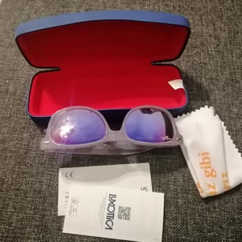 Rayban Gözlükte Söz Verilen Aksesuarlar Eksik Teslim Edildi