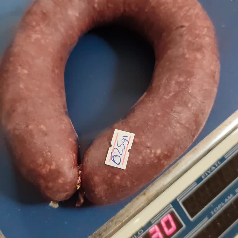 Danet Sucuklarında Fazla Su Ve Ağırlıkta Yanıltma