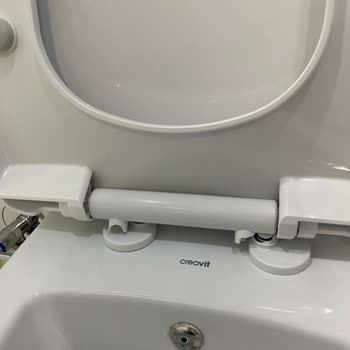 Creavit Klozet Kapaklarındaki Hızlı Menteşe Arızası Ve Ücretsiz Değişim İsteği