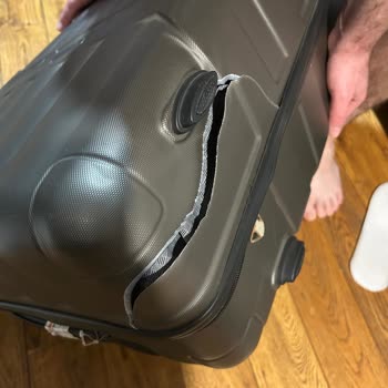 Pegasus Uçuşunda Kırılan Valiz Ve Yanıtsız Müşteri Hizmetleri