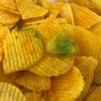 Ketçaplı Cips Paketi İçinde Yeşil Renkli Cips Parçası Çıktı Ve Güvenilirlik Sorgulandı