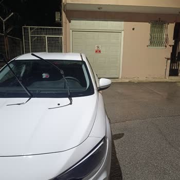 Aras Kargo Şoförünün Garaj Önüne Sürekli Yanlış Park Etmesi