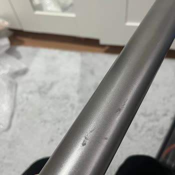 Bakım Paketi Ücretinin Tam İadesi Ve Çizik Süpürgenin Yenisiyle Değiştirilmesi Talebi