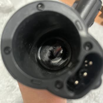 Bakım Paketi Ücretinin Tam İadesi Ve Çizik Süpürgenin Yenisiyle Değiştirilmesi Talebi