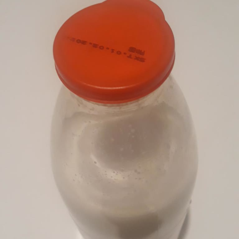 Okunamaz Tarihli Süt Ve Sürekli Meşgule Atılan Telefonlar