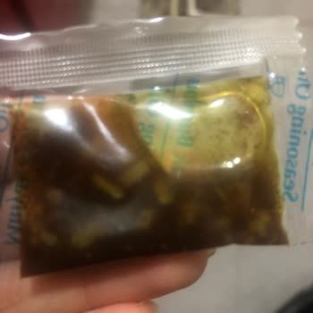 Bozuk Soslu Noodle Ve Telefon Açılmaması