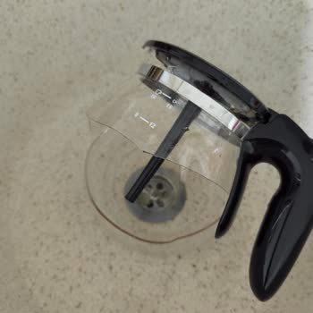 Cam Hazne Kırıldı, Yedek Parça 1500 TL Fiyatı Aşırı Yüksek