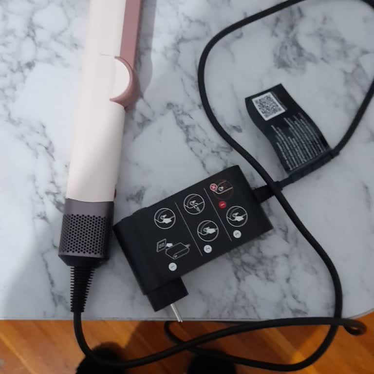 Dyson Airstrait Saklama Kutusu Eksikliği Yüksek Fiyatlı Hediye İçin Hayal Kırıklığı