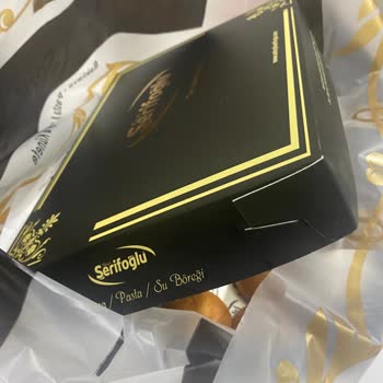 Antepli Şerifoğlu Baklavaları Şekerparenin İçinden Böcek Başı Çıktı