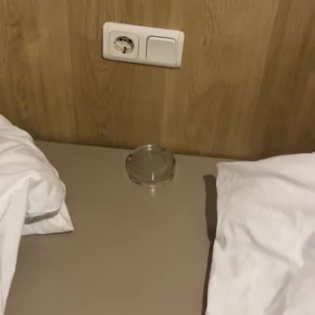Sigara Kokulu Oda, Hijyen Sorunu Ve İade Reddedildi