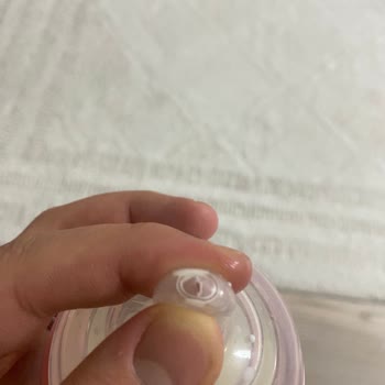 Silikon Biberon Emziği Yırtıldı, Aşırı Süt Akışı Ve Boğulma Riski