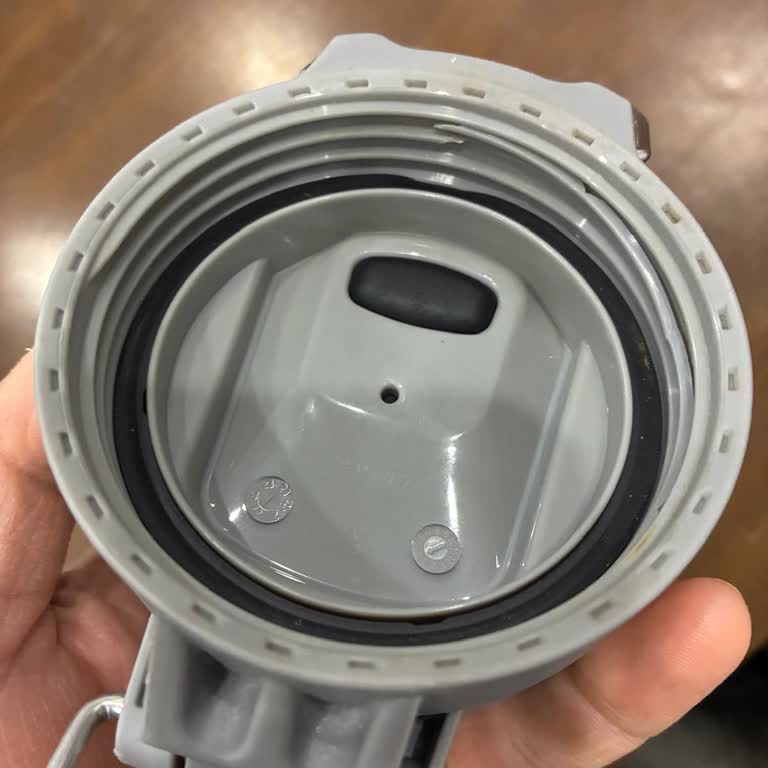 Stanley Ömür Boyu Garanti Verilen Termosun Kapağı Yıprandı!