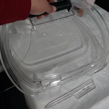 Hoover Kurutma Makinesi Su Haznesi Hafif Çarpma Sonucu Kırıldı