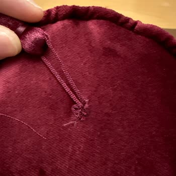 Leona Para Home (Leonaparaa) Yastığın Kalitesizliği Ve Görsel İle Farklılığı!