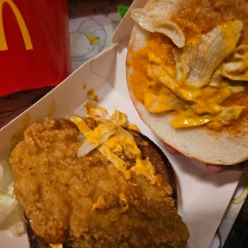 Eksik Ürünler Ve Özensiz Hamburger Hazırlığı Şikayeti