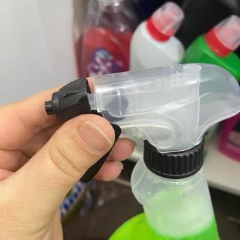 Cif Ultra Sprey Kapağındaki Üretim Hatası