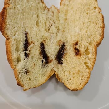 Migros’ta Yanıltıcı Fotoğraf Ve Çikolata Kreması Olmayan Kruvasan Şikayeti