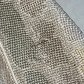 Karbeyaz Halı Yıkama’da Kesilen Halı Ve Hatalı Overlok İddiası