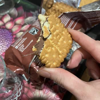 Eti Petit Beurre Bisküvi İçinde Yabancı Madde Ve Hijyen İhlali