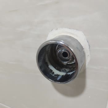 Tesla Baş Bırak Vanada Su Kaçağı Ve Ücretsiz Tamir Talebi