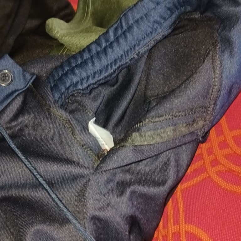 Yanlış Beden Ve Defolu Pantolonlar İçin 1500 TL İade Talebi