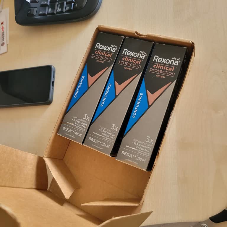 Siparişte Eksik Deodorant Ve Fatura; Müşteri Hizmetlerinden Cevap Yok