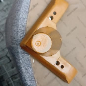 Gündoğdu Mobilya'da Berjer Setinin Ayakları Zemin Boyasını Geçiyor Ve Satış Sonrası Cevap Yok