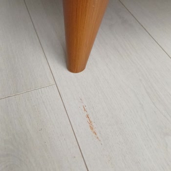 Gündoğdu Mobilya'da Berjer Setinin Ayakları Zemin Boyasını Geçiyor Ve Satış Sonrası Cevap Yok