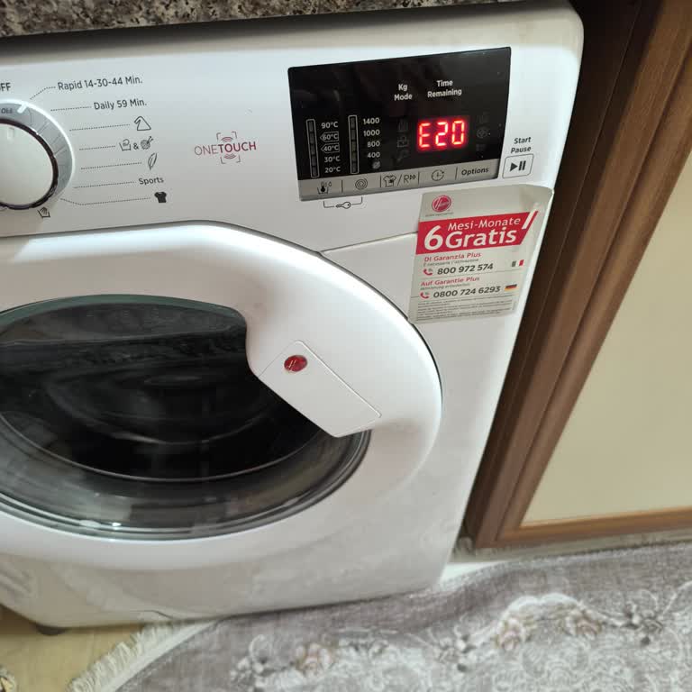 Garanti Kapsamındaki Çamaşır Makinesi Sürekli Arıza Veriyor, Ücretli Servis Ücreti İadesi İsteniyor