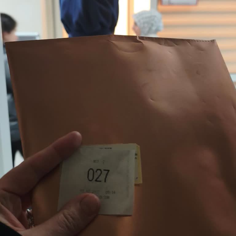 Balıkesir Şehir Hastanesi Kadın Doğum NST Bölümünde Adaletsiz Sıra, Sigara Ve Hijyen Sorunları